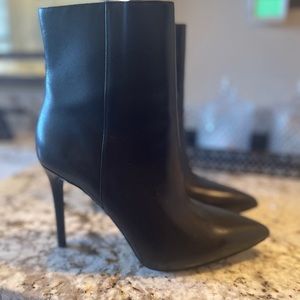 Michael Kors boots size 9